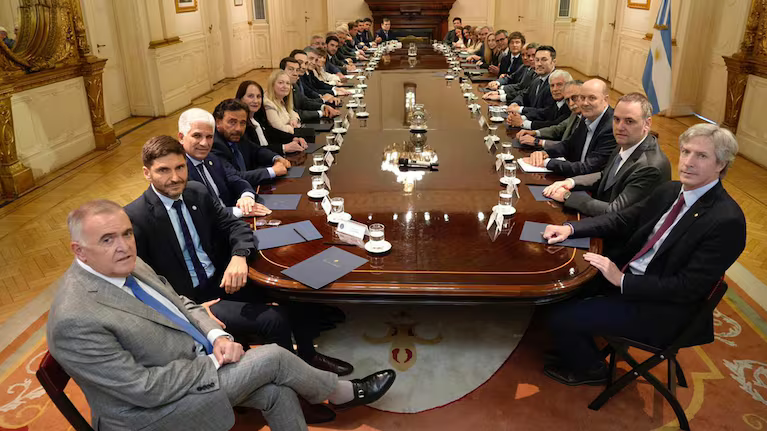 Mientras negocian por la reforma laboral, los gobernadores preparan una reunión con el foco en la recaudación - El Portal de Ricardo David