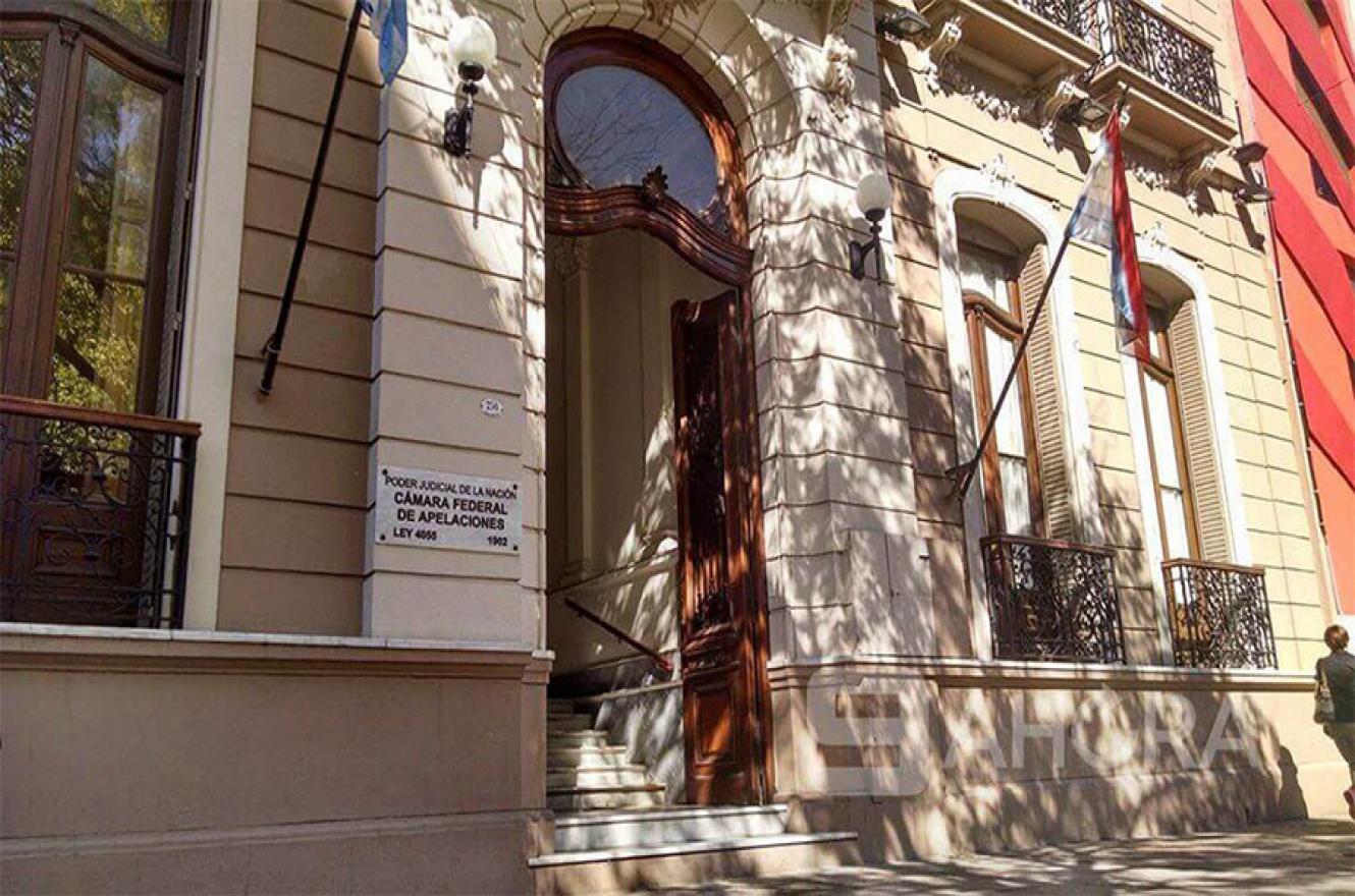 Juez federal de Paraná habilitó la feria para tratar una cautelar contra el DNU de Milei que reconfiguró la SIDE - El Portal de Ricardo David