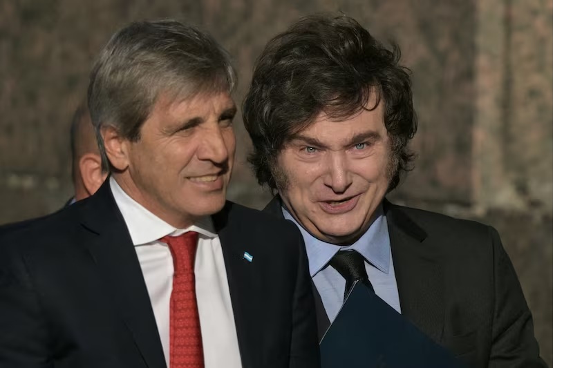 Mientras retoma la negociación de un pacto fiscal con las provincias, el Gobierno prepara una gran reforma tributaria con la mira en el Monotributo