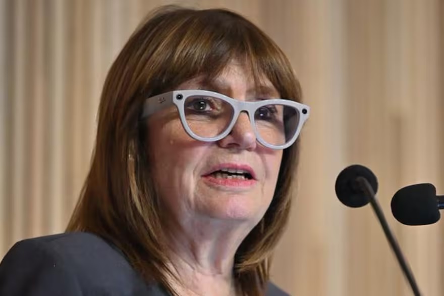 Patricia Bullrich admitió el impacto del caso Adorni y pidió esperar la actuación de la Justicia