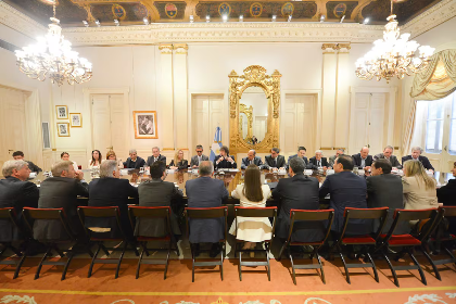 El Gobierno inició conversaciones con gobernadores y analiza convocar un nuevo consenso fiscal