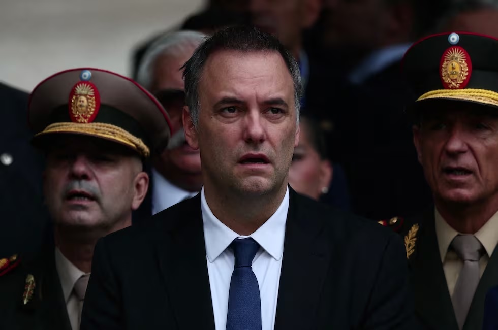 Tras acumular críticas, Adorni presentaría su declaración jurada en los próximos días