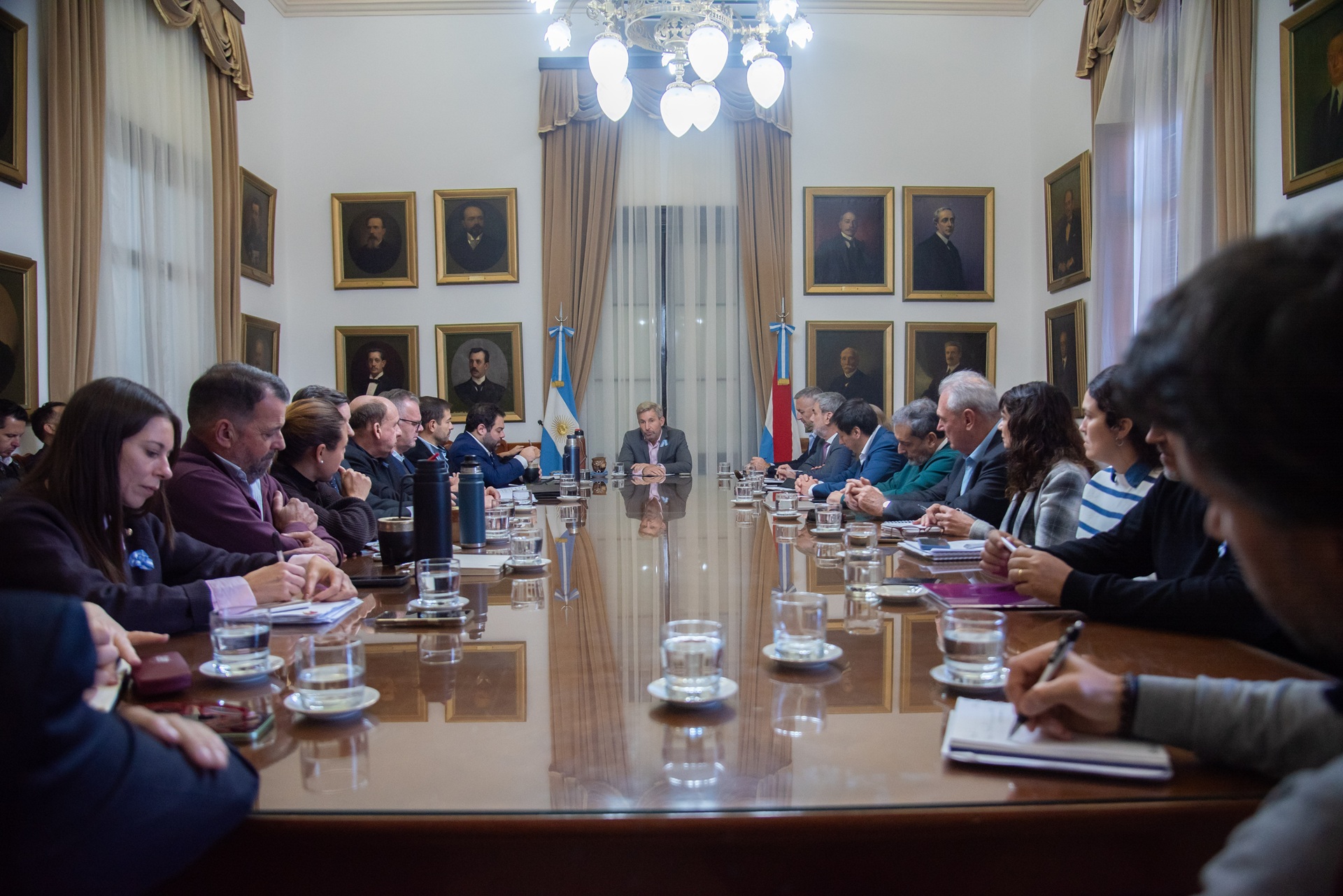 Frigerio reunió el gabinete con el eje en la modernización del Estado, la transparencia y la eficiencia administrativa.