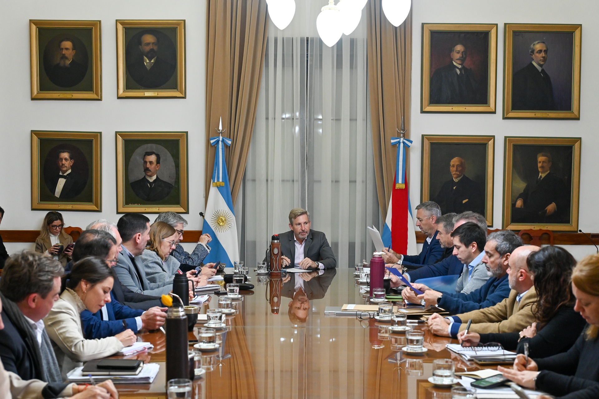 Obras, seguridad y actos por el 20 de junio en la agenda de la reunión de gabinete