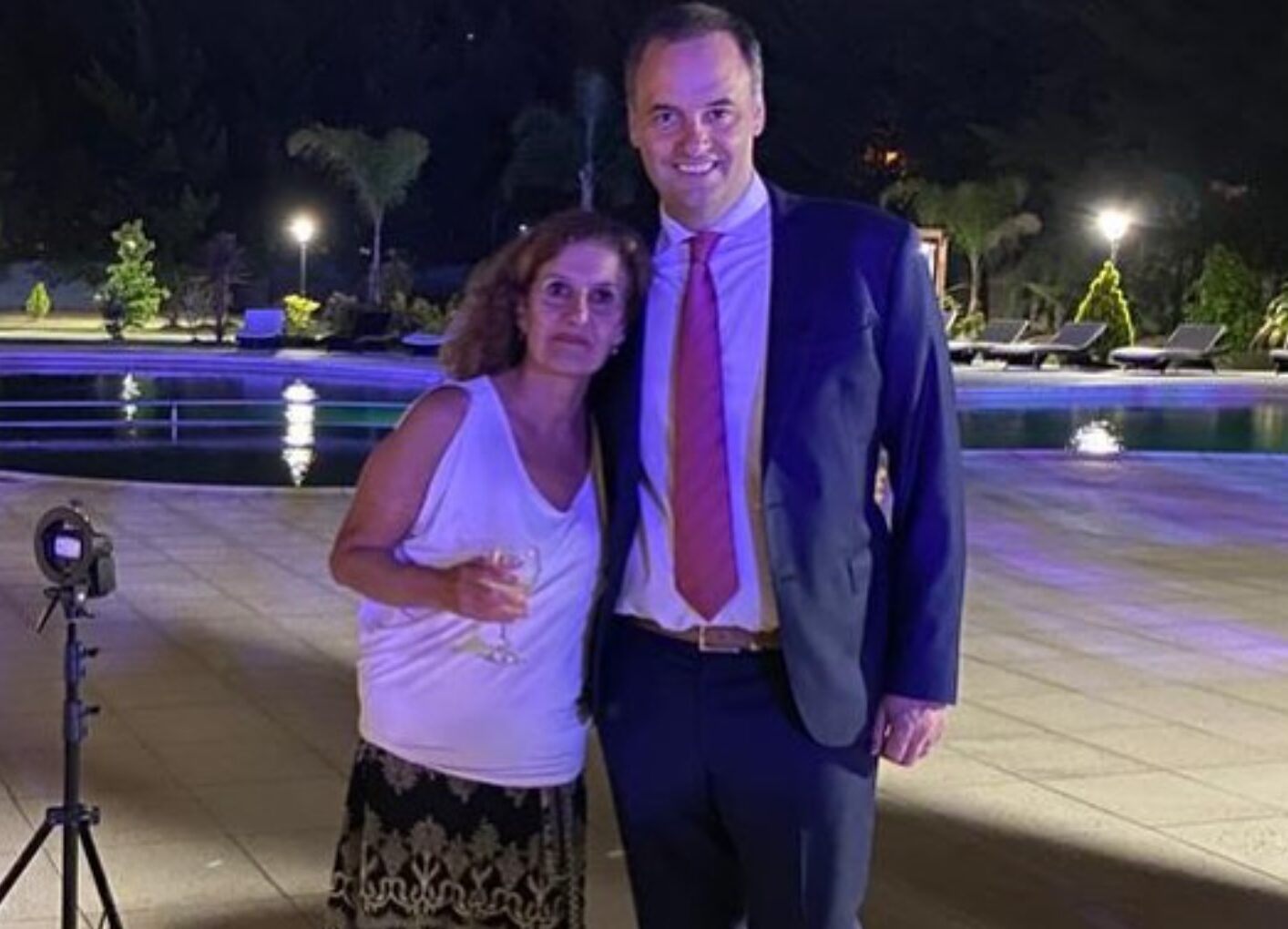 La mudanza de la madre de Adorni a un country: pagaron un año de alquiler adelantado y en dólares