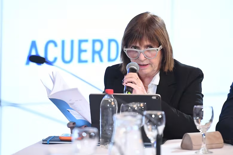 Patricia Bullrich ofreció su renuncia a Javier Milei y el bloque quedó en estado de deliberación