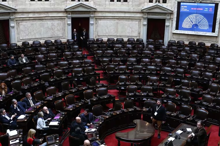 Alivio para Adorni. Pro, la UCR y los provinciales no dieron quorum y frustraron la ofensiva opositora para la interpelación