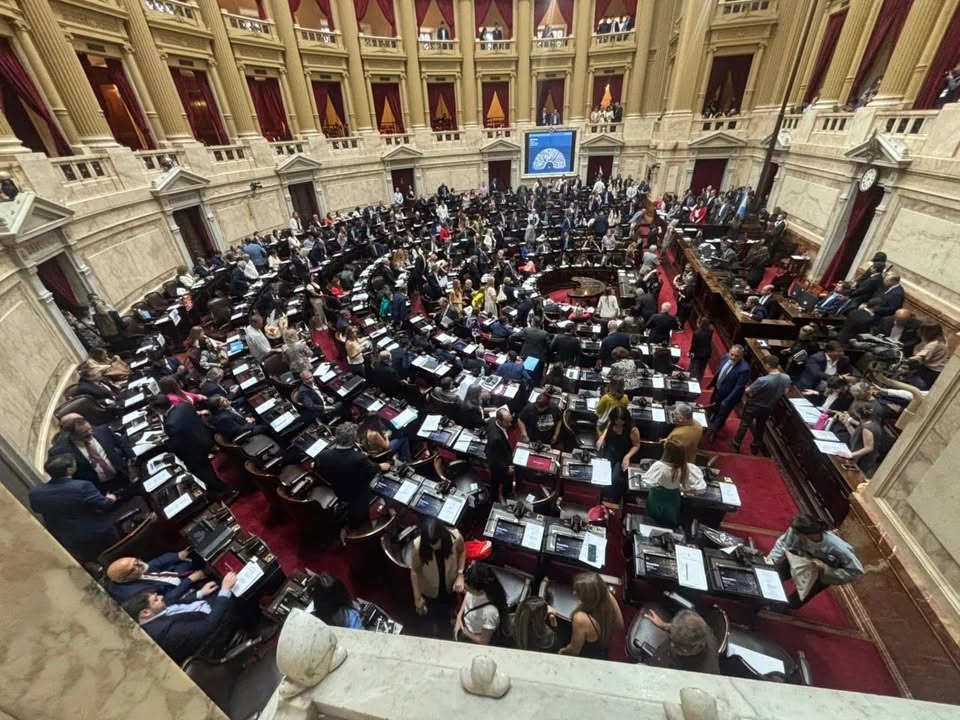 Con la presencia de Ravier, Diputados sesiona para avanzar con el Súper RIGI y el pago a fondos buitre